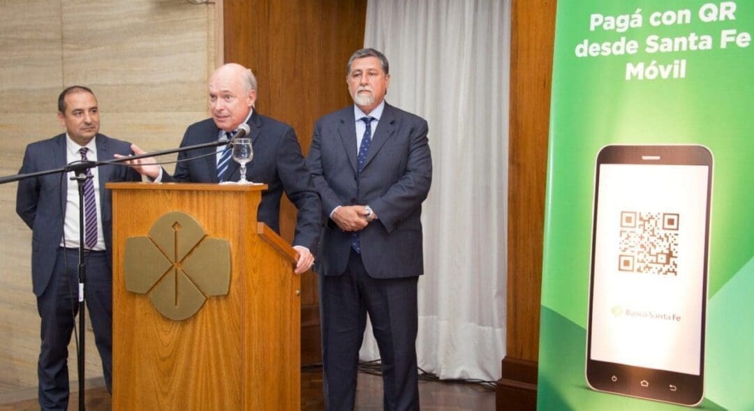 El Banco Santa Fe presentó código QR, su billetera virtual para pagar con el celular