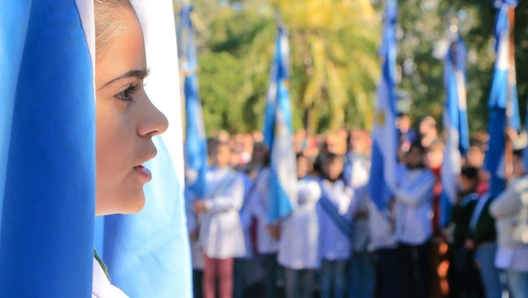 La provincia convoca a las escuelas a participar de una nueva edición del video “Bandera del Amor”