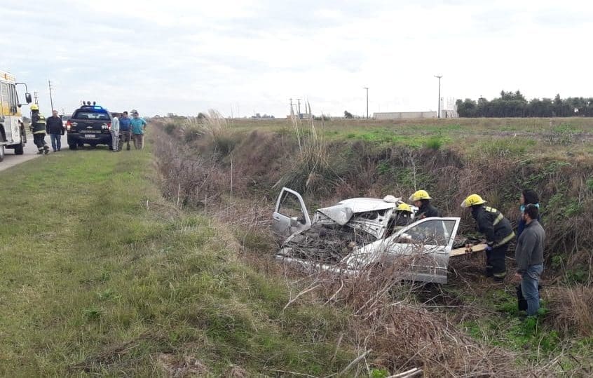 Villa Cañás: Vuelco en la Ruta 94