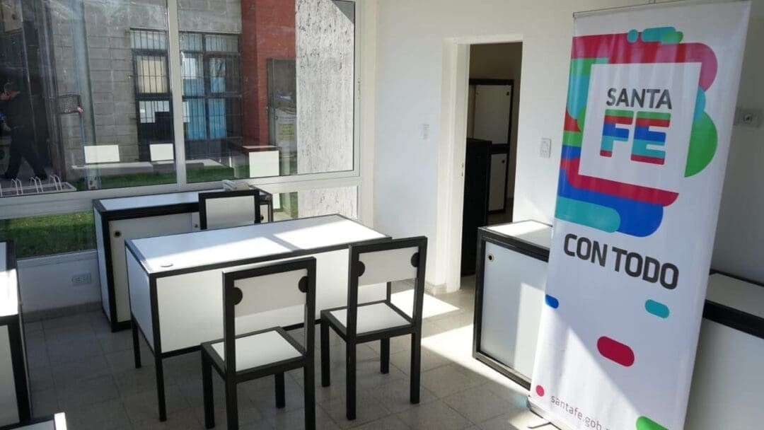 Otra obra provincial en María Teresa: Lifschitz y Enrico inauguraron la nueva comisaria Otra obra provincial en María Teresa: Lifschitz y Enrico inauguraron la nueva comisaria