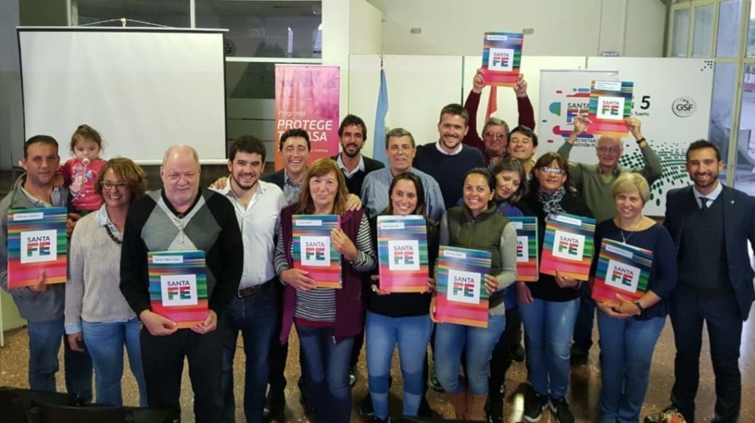 Venado Tuerto: La provincia entregó escrituras a 15 familias de la ciudad