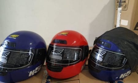 Venado Tuerto: Entrega de cascos a jóvenes de 18 a 20 años