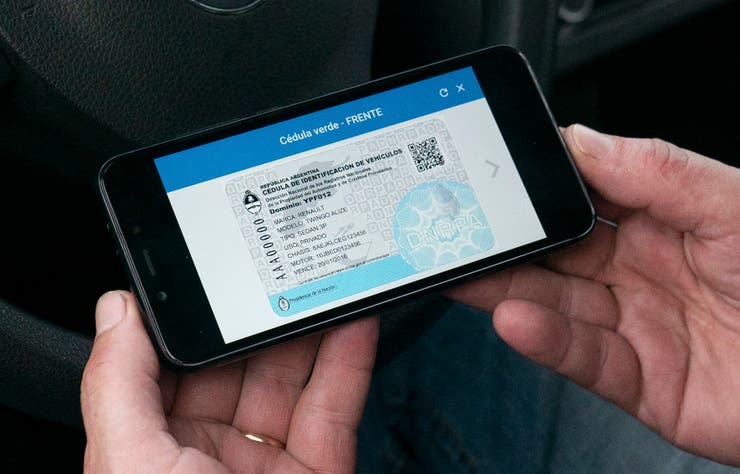 Desde hoy todos los documentos del auto estarán en el celular