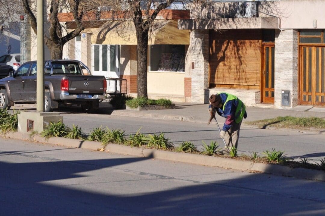 Villa Cañás: Trabajos del día Obras y Servicios