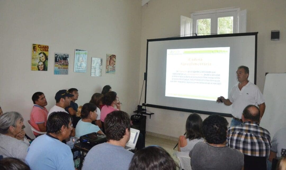 Villa Cañás: 2º curso anual para manipuladores de alimentos