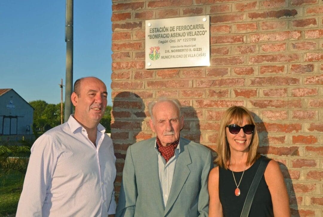 Villa Cañás: Se designó a la Estación de Ferrocarril con el nombre de Bonifacio Asenjo Velazco