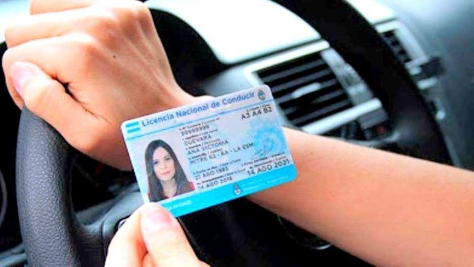 Enrico pide la reapertura de las oficinas que realizan carnet de conducir