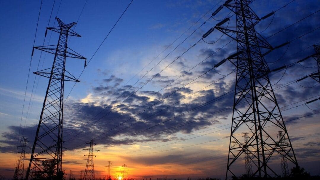 Enrico pidió a EPE nuevas líneas de tendido eléctrico y atenciones especiales a clubes de la región