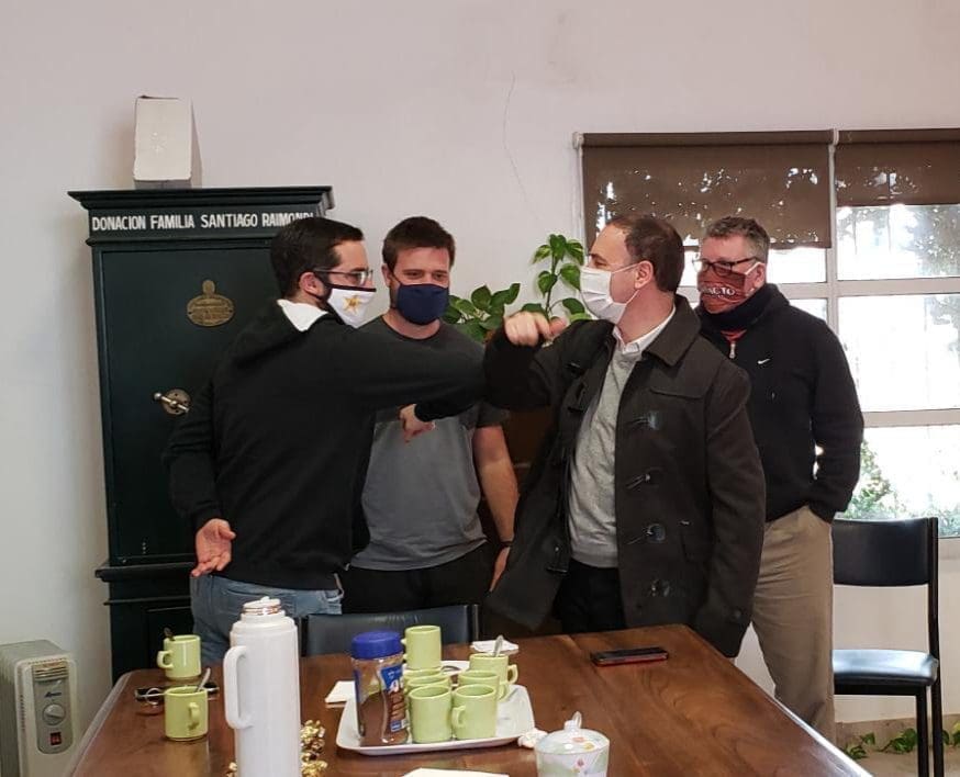 Santa Isabel: Enrico mantuvo un encuentro con integrantes de la cooperativa de obras sanitarias