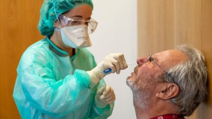 Venado Tuerto - Dr. Krenz: "Es ahora cuando los adultos mayores más deben hacer el esfuerzo de cuidarse y quedarse en sus casas" Venado Tuerto - Dr. Krenz: "Es ahora cuando los adultos mayores más deben hacer el esfuerzo de cuidarse y quedarse en sus casas"
