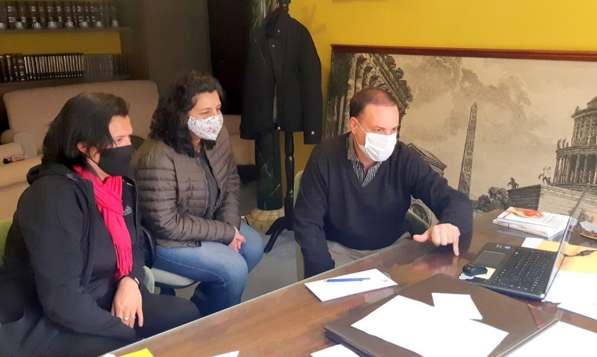 Venado Tuerto: El senador Enrico se reunió con artesanas afectadas por la pancemia
