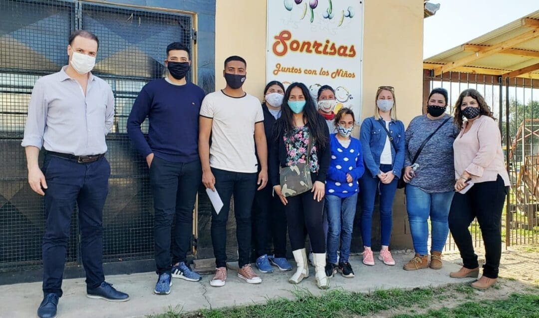 Rufino: El senador Enrico acompaña el trabajo de contención de niños del Merendero Sonrisas