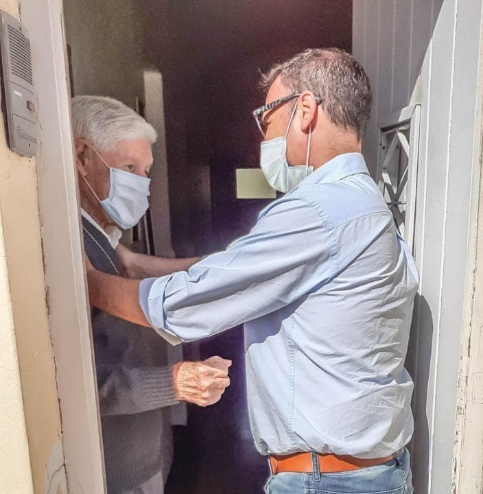 Santa Isabel: Cálida visita del senador Enrico al Padre Raúl Trognot