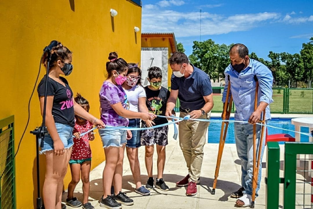 Lazzarino: El senador Enrico y el presidente Ayub inauguraron la primera pileta comunal
