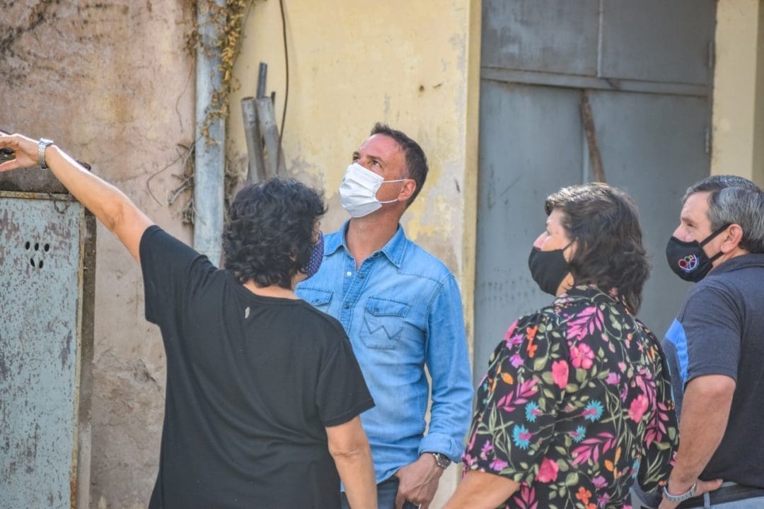 Cafferata: El senador Enrico se solidarizó con la parroquia tras el robo y avanza con las luces LED para la plaza Gálvez