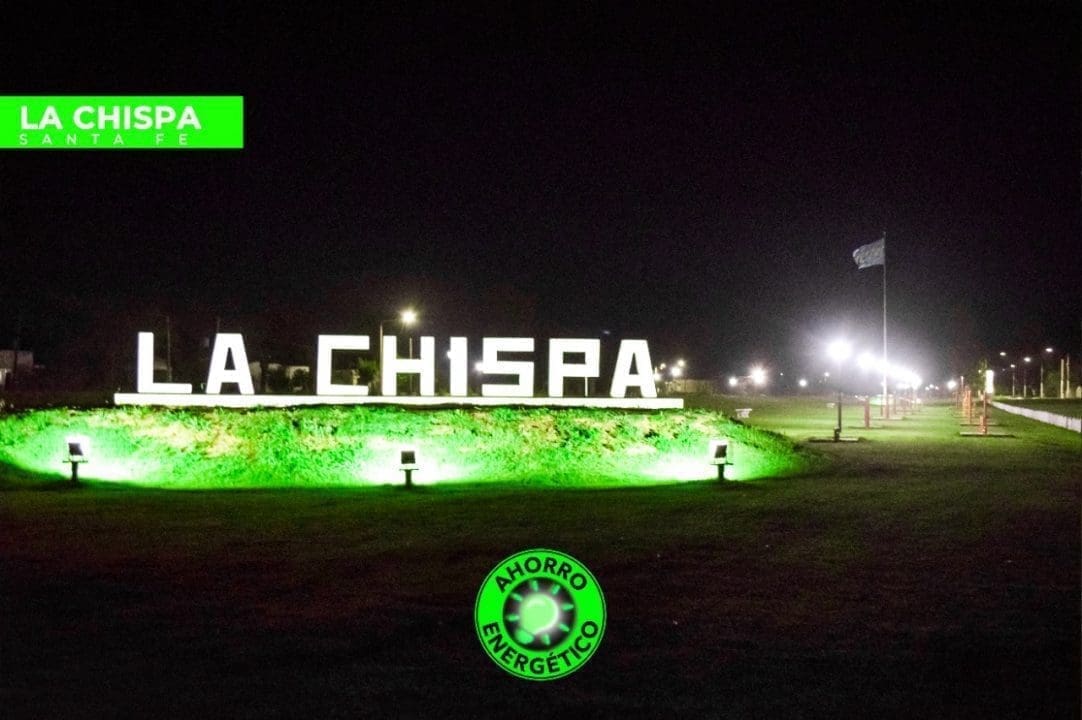 La Chispa: El parque de ingreso ya está iluminado con Luces LED
