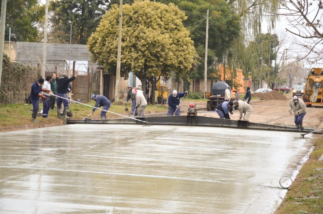 Venado Tuerto: El gobierno de la ciudad avanza con obras de pavimentación y cordón-cuneta en los barrios