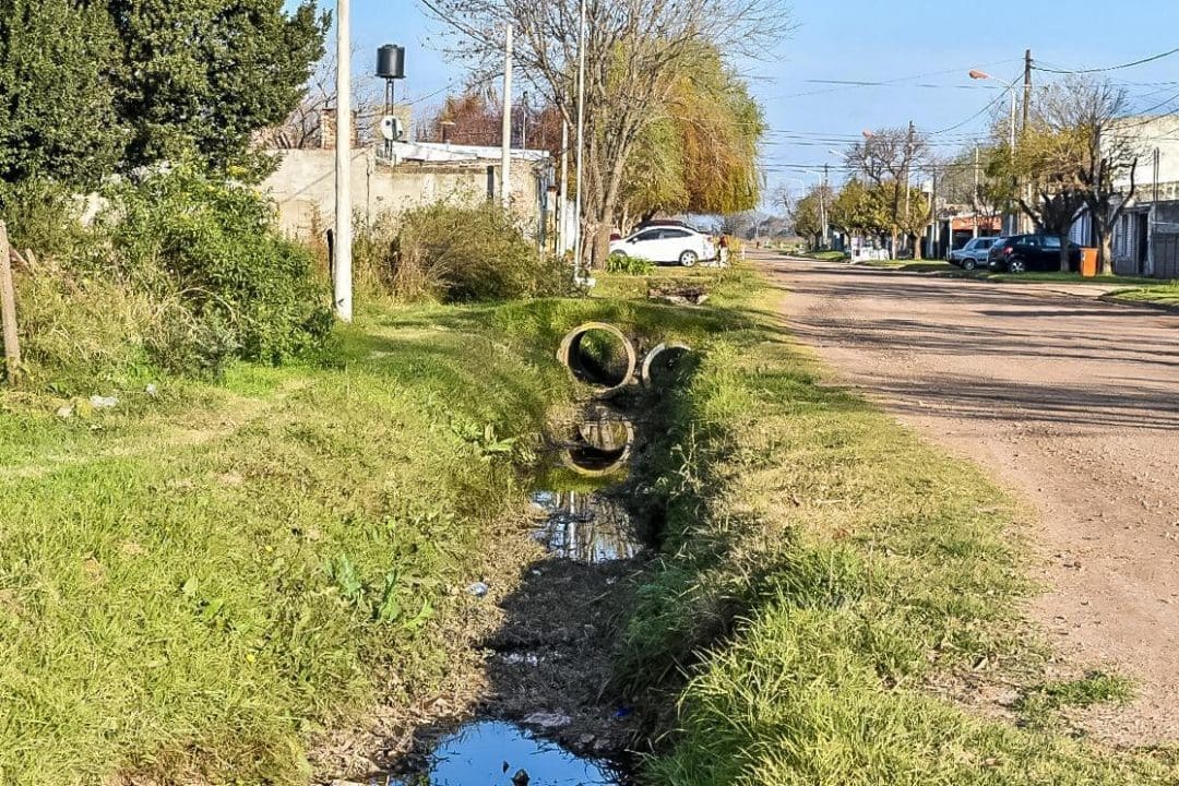 Elortondo: El senador Enrico y la Comuna presentaron un proyecto para el entubamiento de calle Entre Ríos