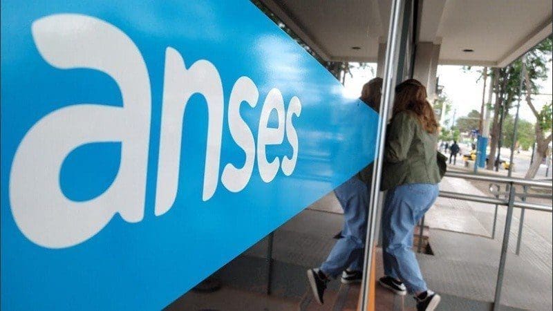 Adelantan el pago de $7.000 para beneficiarios de la AUH