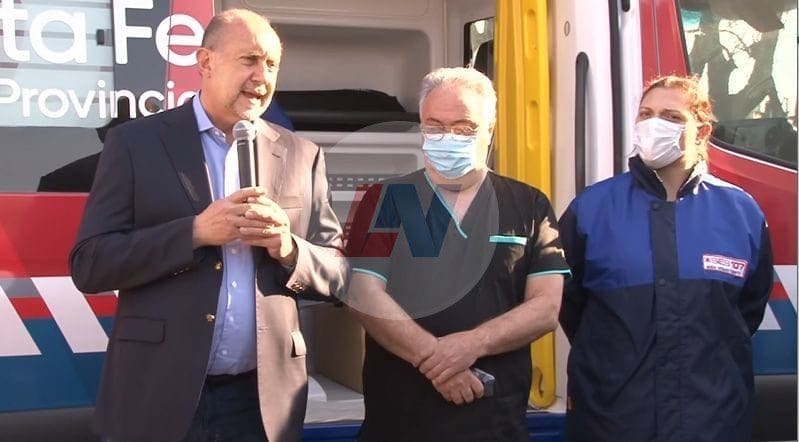 Villa Cañás: El gobernador Omar Perotti entregó una ambulancia UTI al Hospital