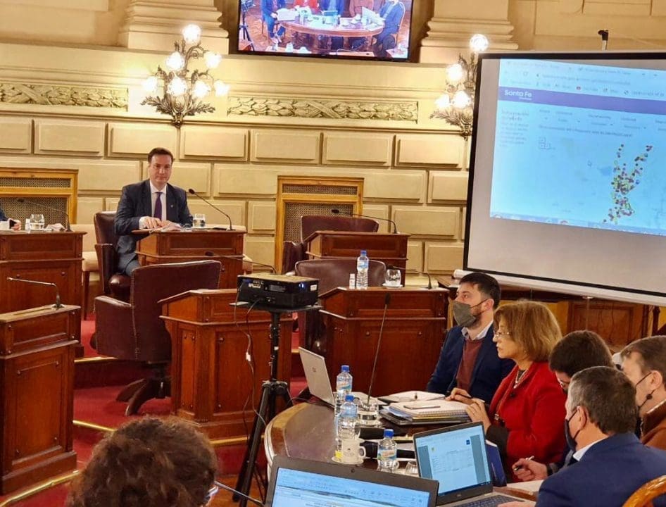 El senador Enrico impulsa gestiones en Santa Fe de obras, producción y ciencia