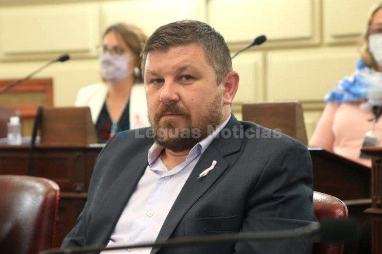 "Omar Perotti debe dejar de discriminar y estar más cerca de todos los municipios y comunas"