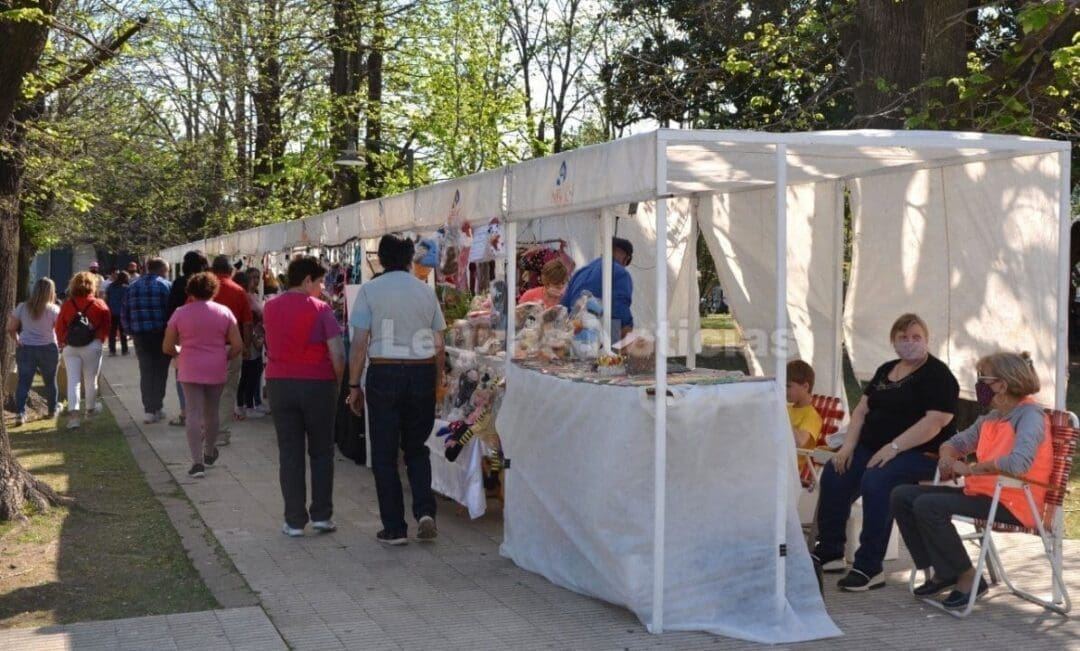 Villa Cañás: Exitosa Feria Gastronómica y de Artesanos Villa Cañás: Exitosa Feria Gastronómica y de Artesanos