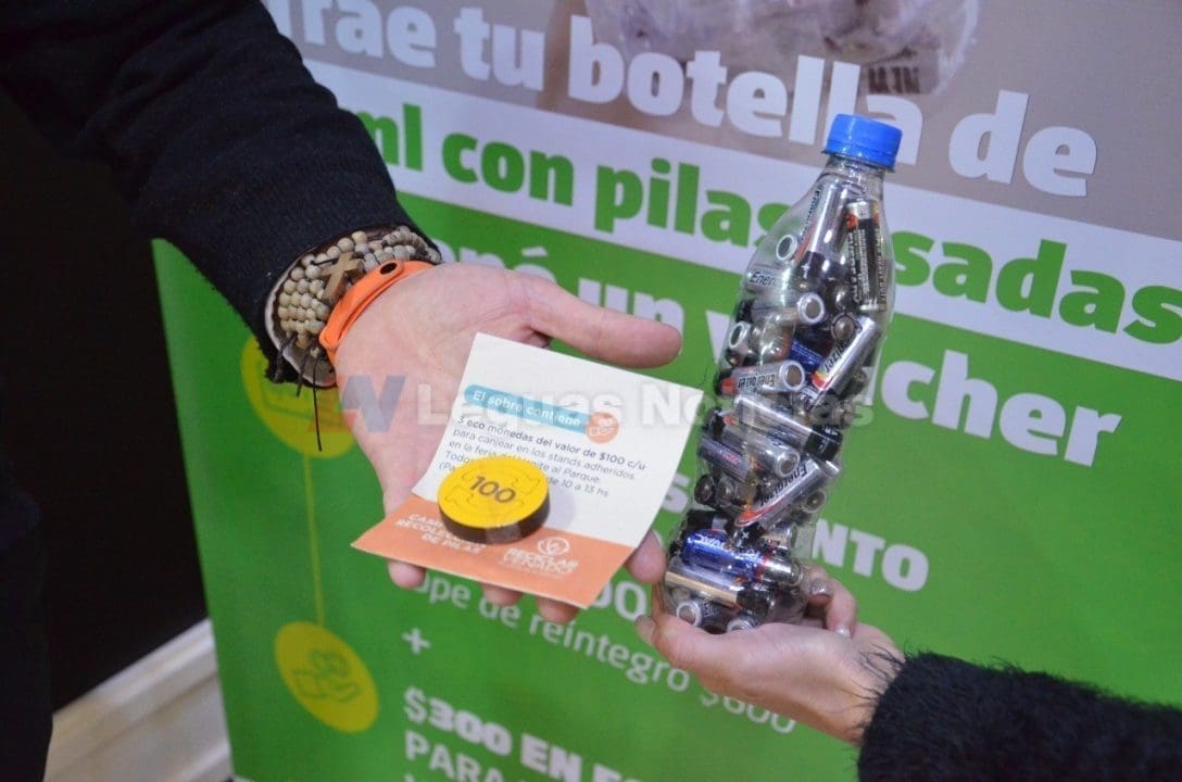 Venado Tuerto: Plaza Hogar se suma a la campaña de recolección de pilas de "Reciclar Venado" ofreciendo un voucher de descuento y ecomonedas