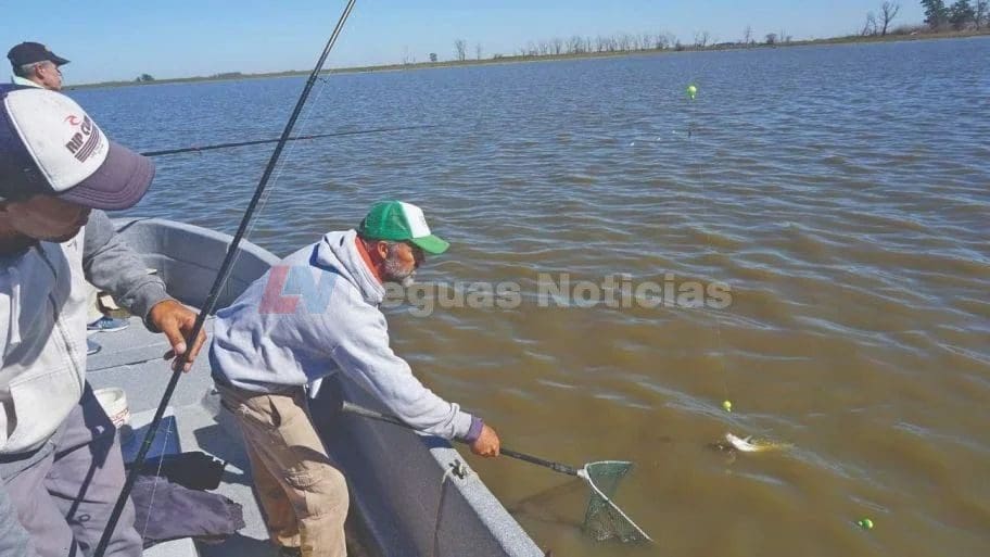 Gestiones de Enrico para que se activen las capacitaciones para obtener licencias de pesca