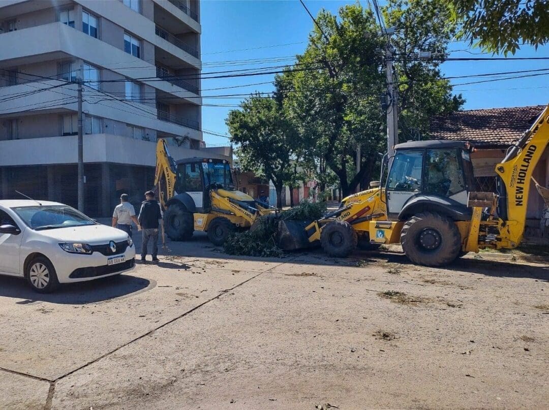 Venado Tuerto: Las cuadrillas del gobierno municipal sigue trabajando en los barrios tras la fuerte tormenta