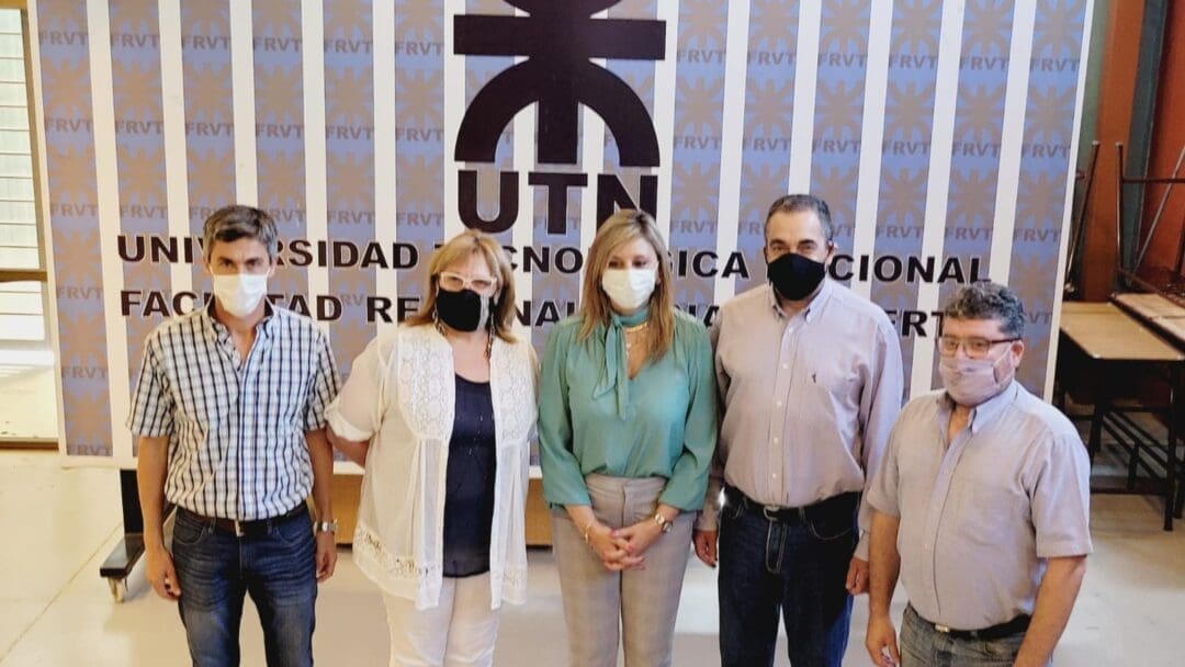 Sacnun entregó la distinción del Senado de la Nación al grupo Descargas Eléctricas de la Regional Venado Tuerto de la UTN Sacnun entregó la distinción del Senado de la Nación al grupo Descargas Eléctricas de la Regional Venado Tuerto de la UTN