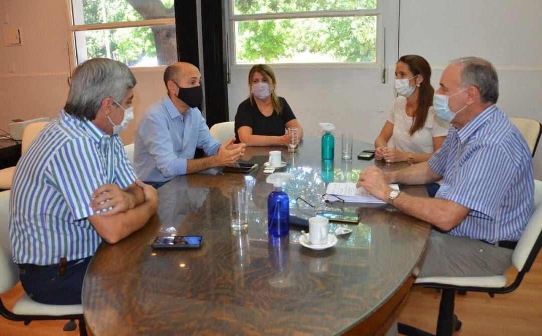 Villa Cañás: Gizzi se reunió con los productores rurales afectados por la tormenta Villa Cañás: Gizzi se reunió con los productores rurales afectados por la tormenta