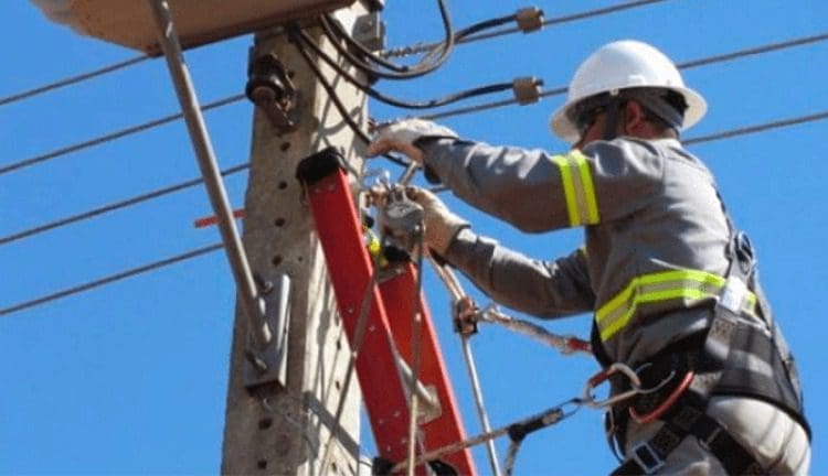 Enrico vuelve a insistir ante la EPE que se cambien las líneas eléctricas a San Gregorio y Carreras por obsoletas