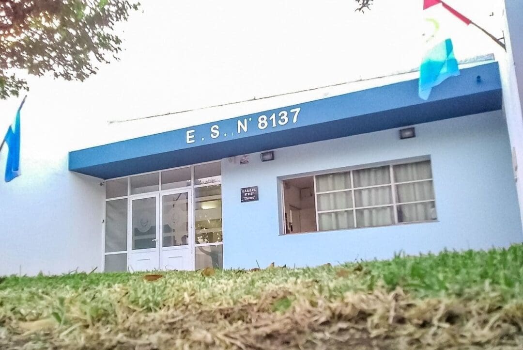 Gestiones del senador Enrico para que se concreten obras edilicias en dos escuelas de Chovet y Rufino Gestiones del senador Enrico para que se concreten obras edilicias en dos escuelas de Chovet y Rufino