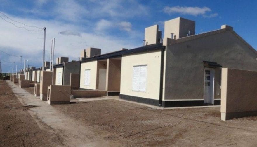 La provincia llama a licitación para la construcción de 106 viviendas en la región