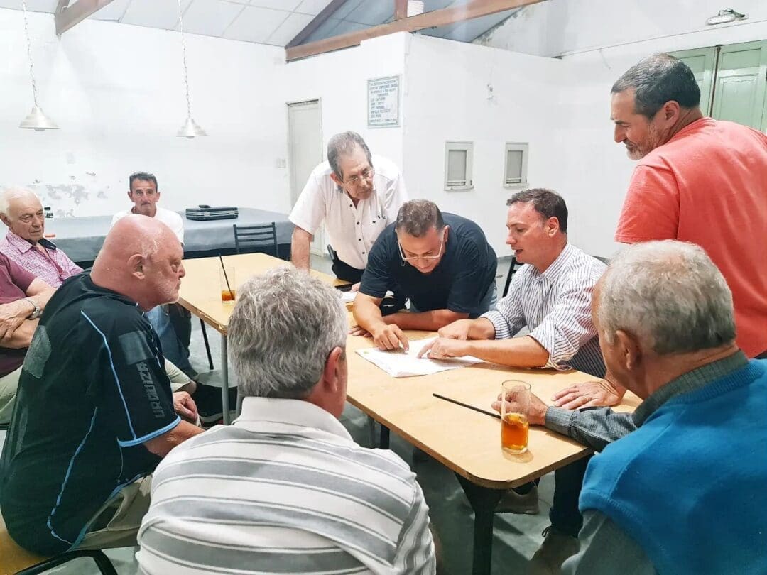 Venado Tuerto: El senador Enrico impulsa proyectos para los clubes El Empalme y el Fortín
