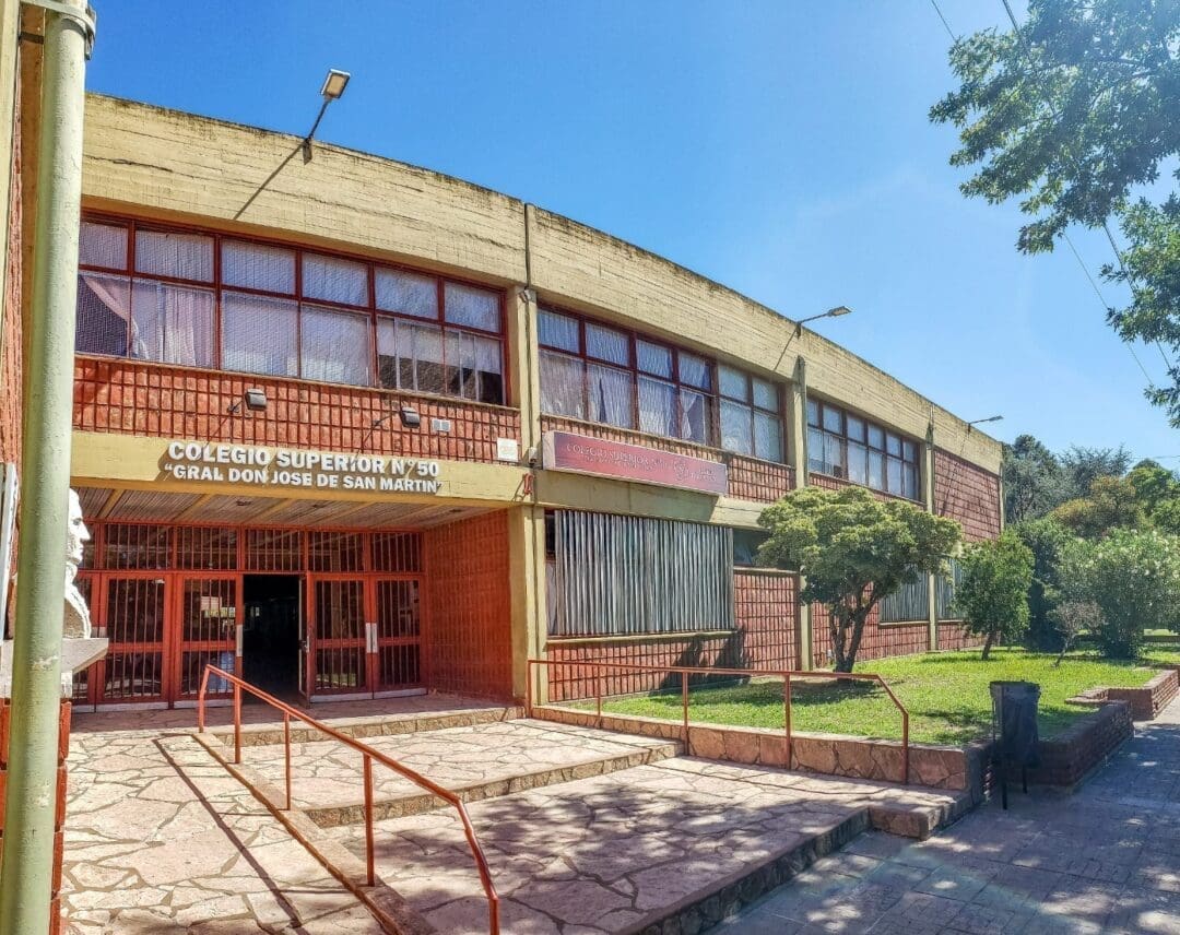 El senador Lisandro Enrico visitó Rufino y reafirmó su compromiso con las instituciones de la ciudad El senador Lisandro Enrico visitó Rufino y reafirmó su compromiso con las instituciones de la ciudad