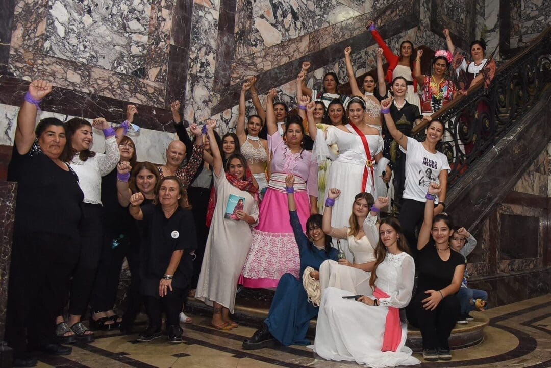 "Insolentes", la puesta en escena de María Teresa recorre con gran éxito los escenarios de la región