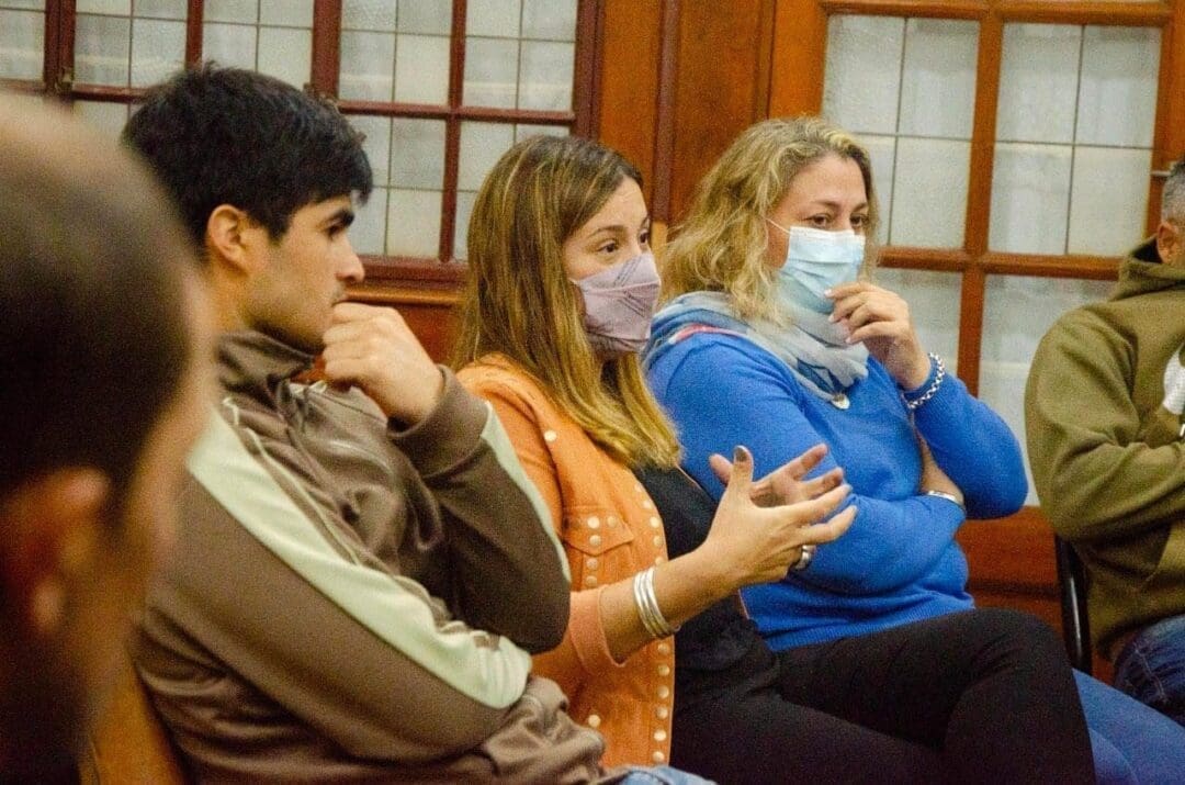 Silvia Ciancio y Georgina Orciani se reunieron con representantes del fútbol infantil en el sur santafesino