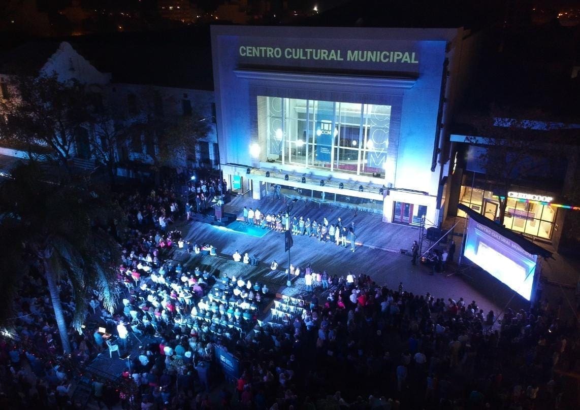 Venado Tuerto: Noche histórica en la ciudad, Chiarella encabezó la reapertura del Centro Cultural Municipal