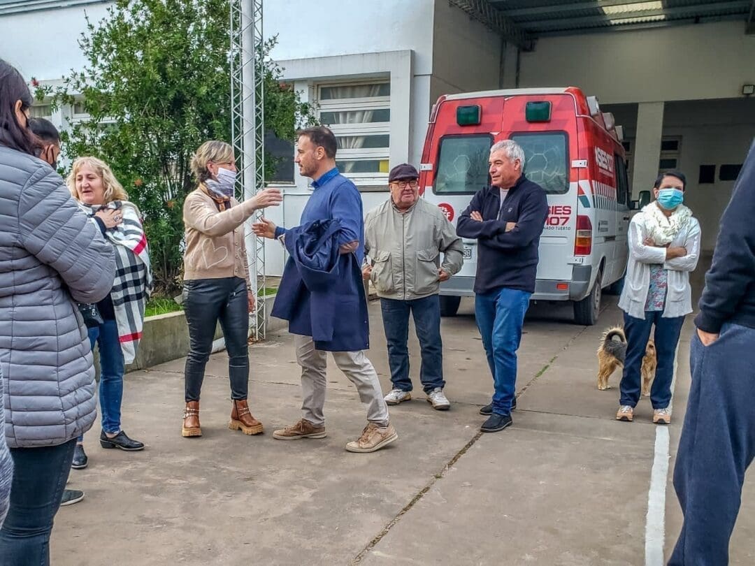 El senador Lisandro Enrico visitó Wheelwright en una recorrida por instituciones y barrios de la localidad