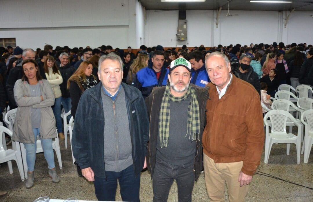 Villa Cañás: Más de 700 personas participaron de la charla que brindó Gastón Pauls sobre adicciones