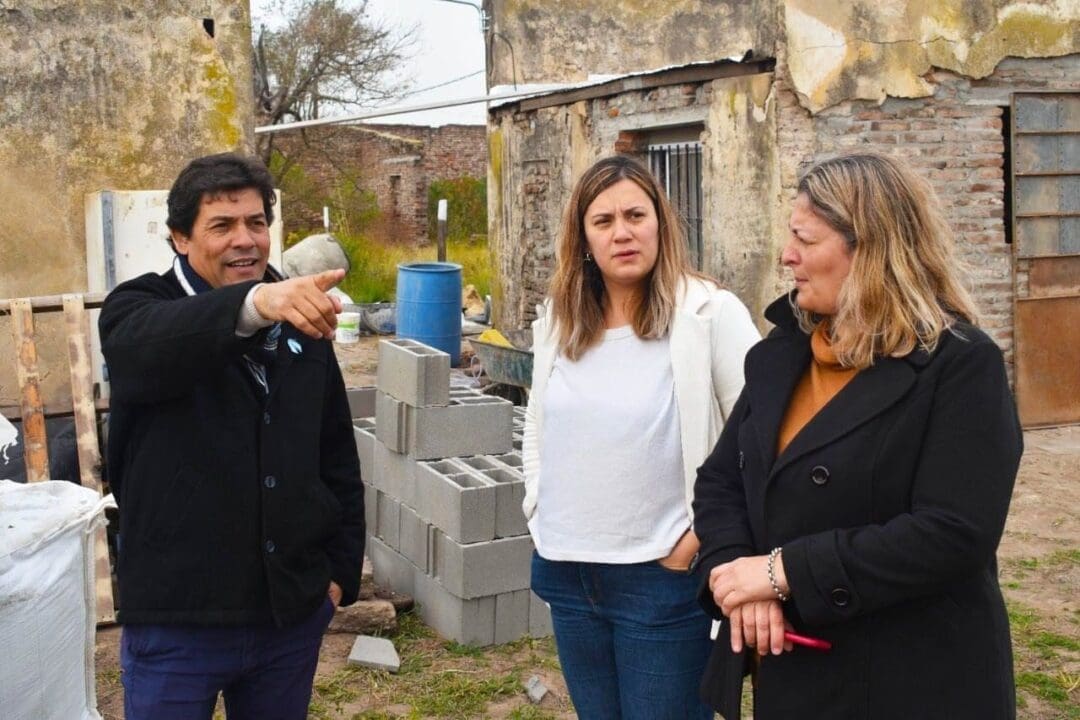 Georgina Orciani y Silvia Ciancio recorrieron localidades de los departamentos General López y Caseros Georgina Orciani y Silvia Ciancio recorrieron localidades de los departamentos General López y Caseros