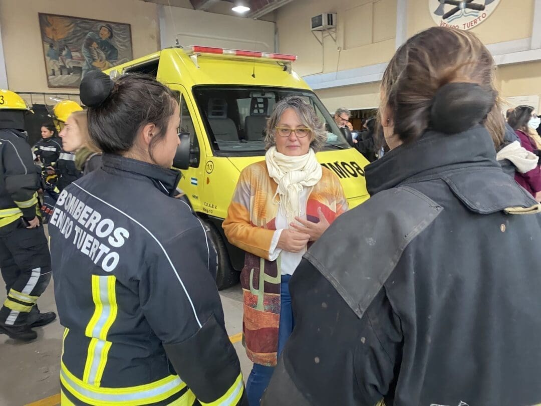 Rosana Bellatti gestiona beneficios para Bomberos voluntarios