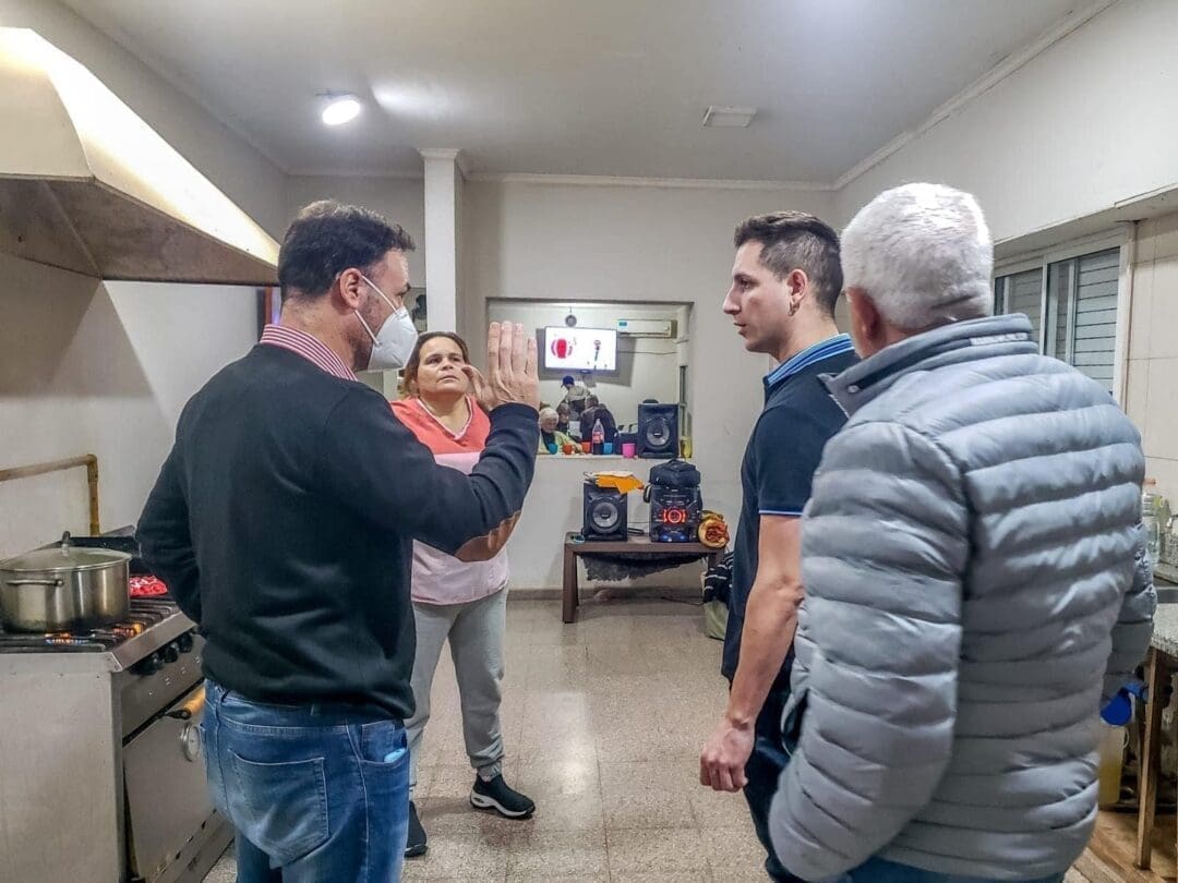Carreras siempre presente en la agenda del senador Enrico