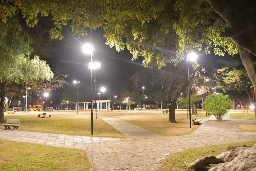 Venado Tuerto: Plaza España renovada con nueva iluminación LED y obras
