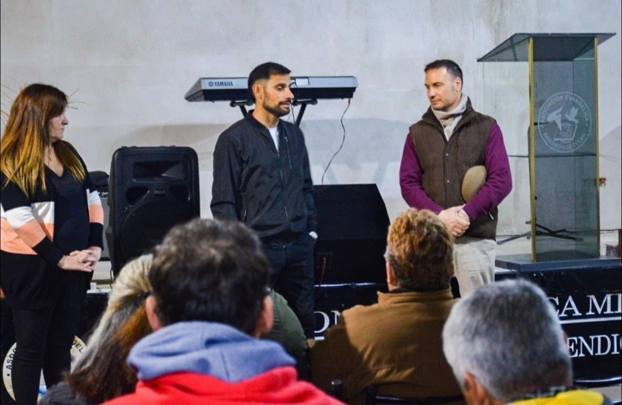 Recorrida del senador Enrico en barrios de Venado Tuerto