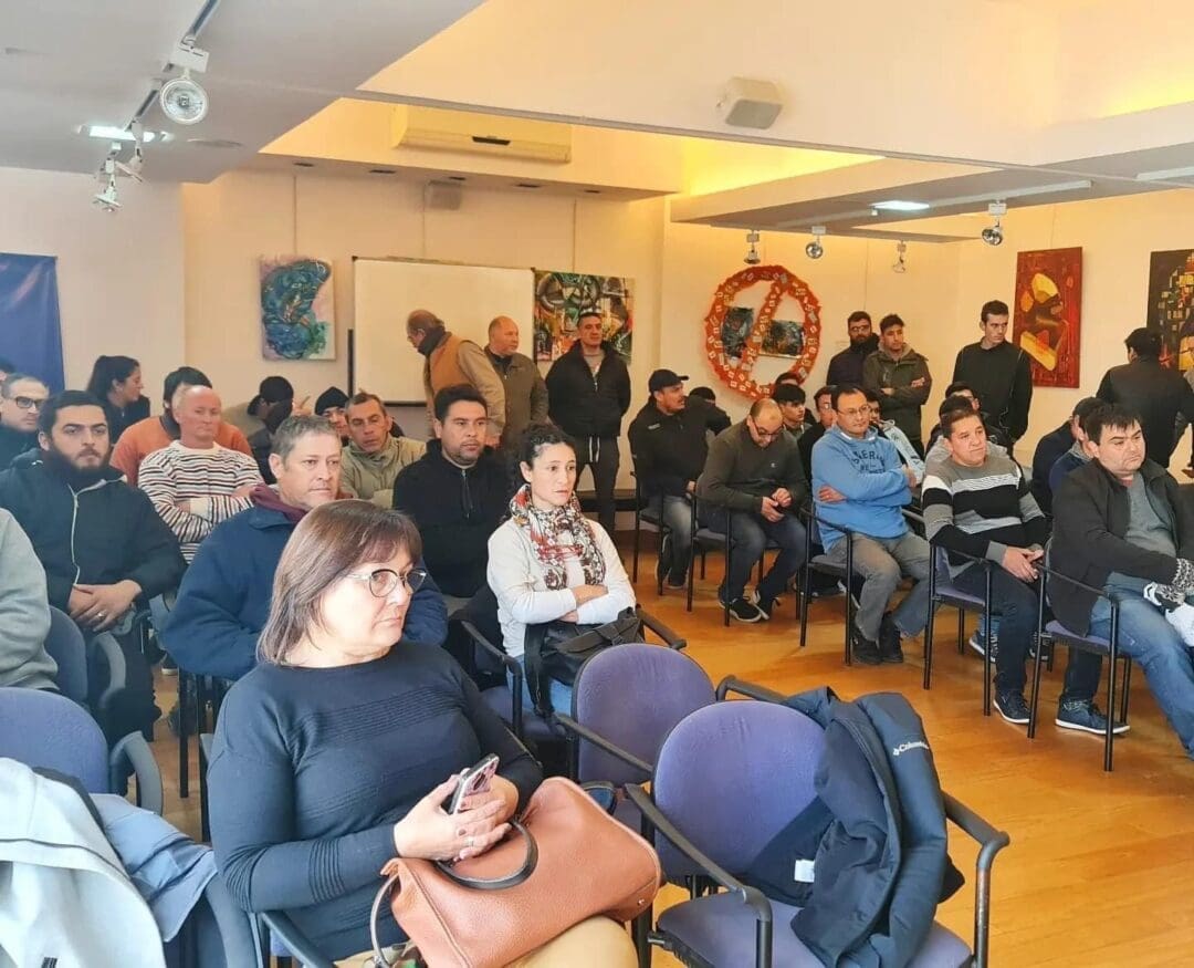 Continúa la capacitación gratuita en la región con nuevos graduados en mecánica del automotor Continúa la capacitación gratuita en la región con nuevos graduados en mecánica del automotor