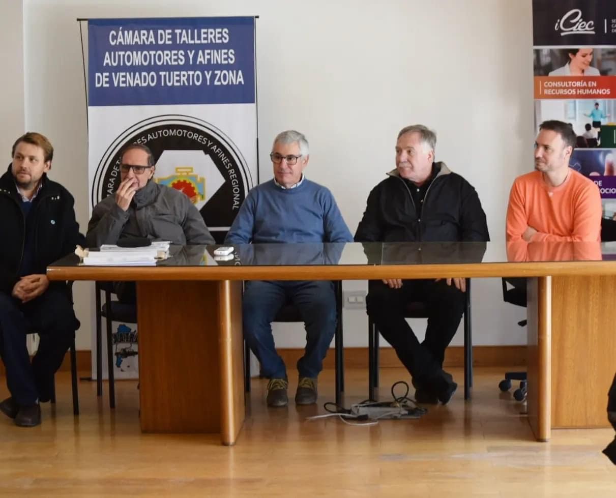 Continúa la capacitación gratuita en la región con nuevos graduados en mecánica del automotor Continúa la capacitación gratuita en la región con nuevos graduados en mecánica del automotor