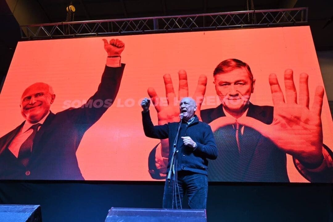 El Socialismo dió un fuerte mensaje de unidad y vocación de futuro en un multitudinario locro en Rosario El Socialismo dió un fuerte mensaje de unidad y vocación de futuro en un multitudinario locro en Rosario